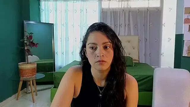 sweet_ahinara from StripChat is Freechat