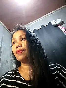 sweet_bunnie on StripChat 