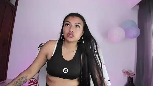 sweet_cinamon from StripChat is Freechat
