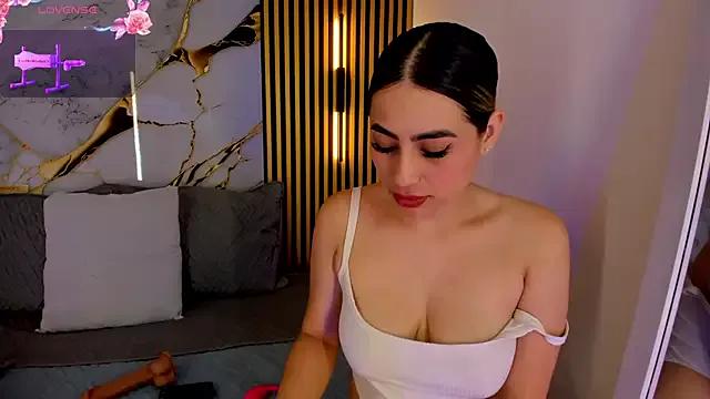 sweet_flame_ from StripChat is Freechat