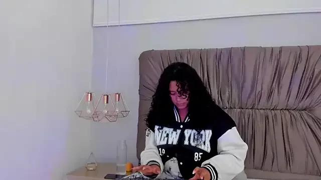 Sweet_Lucyy from StripChat
