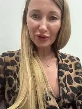 Sweet_Pussy_Lips from StripChat is Freechat