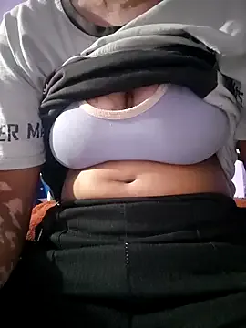 sweet_simmi from StripChat is Freechat