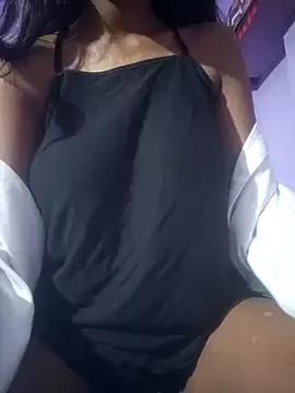 Sweet_Sonakshi143 from StripChat