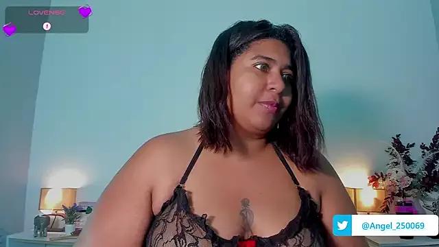 Sweetangeeel from StripChat