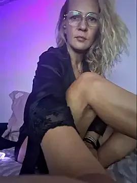 SweetAnia_ from StripChat is Freechat