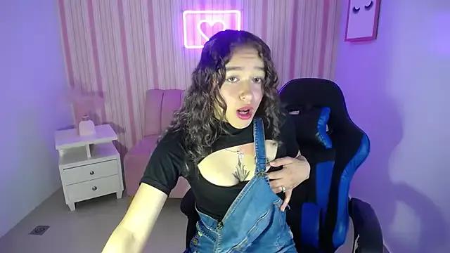 Try our streaming cams variety and talk on a personal level with our adorable girls streamers, showing off their bountiful shapes and dildos.