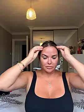 Sweetbutnotinnocent from StripChat is Freechat