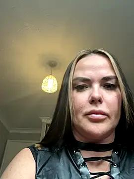 Sweetbutnotinnocent from StripChat is Freechat