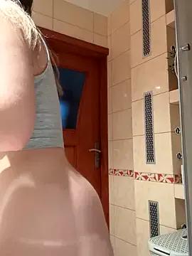 SweetCatherina from StripChat is Freechat