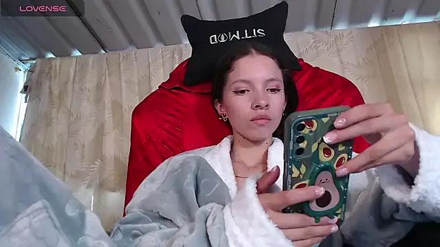 sweetdam12 from StripChat