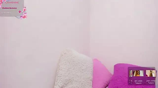 Sweetdreamses_ from StripChat