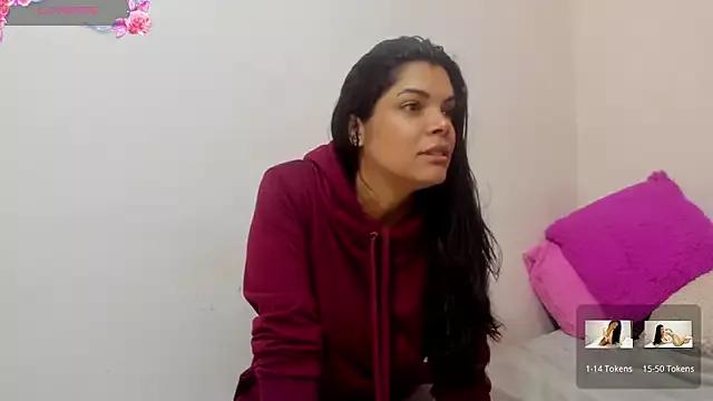 Sweetdreamses_ from StripChat