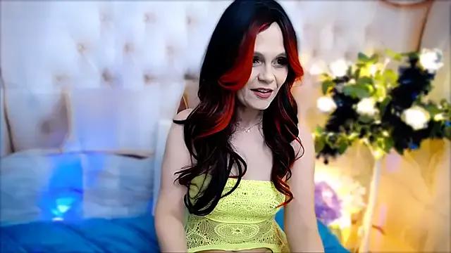 Sweeteest_Julie from StripChat