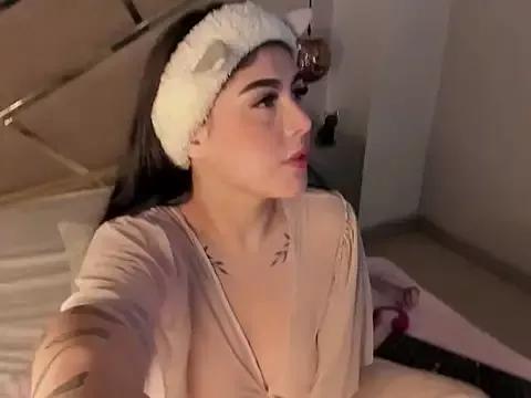 SweetEmili from StripChat
