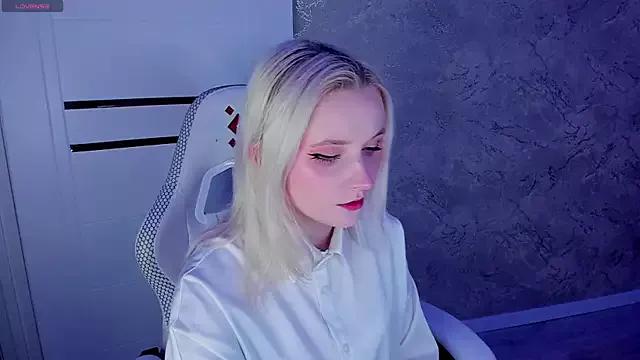 Try our streaming cams variety and talk on a personal level with our adorable girls streamers, showing off their bountiful shapes and dildos.