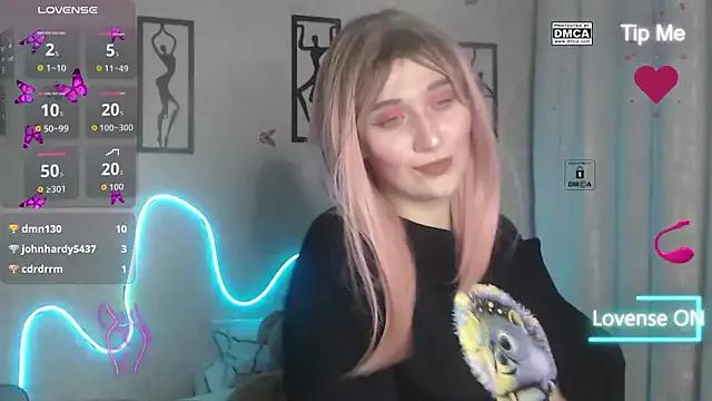 Try our streaming cams variety and talk on a personal level with our adorable girls streamers, showing off their bountiful shapes and dildos.