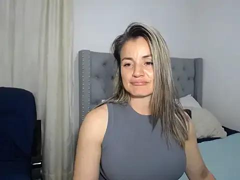 Sweetfantasyy69 from StripChat