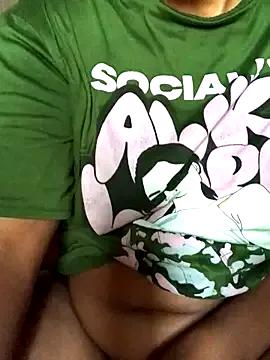 SweetGal98 from StripChat