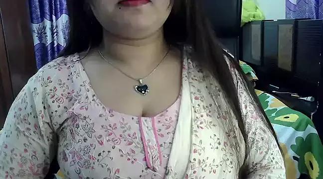 SweetGirlRani143 from StripChat