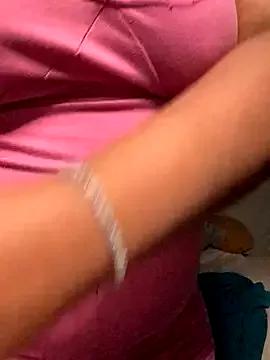 SweetHoneyBunz from StripChat
