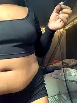 SweetHoneyBunz from StripChat
