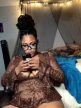 SweetHoneyBunz from StripChat
