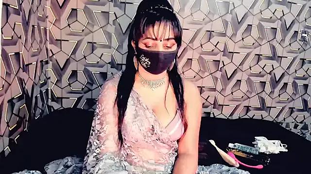 Sweetie_Fox_XXX from StripChat is Freechat