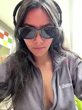 SweetieChannel from StripChat
