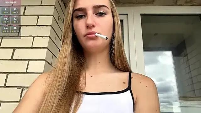 SweetJinny88 from StripChat