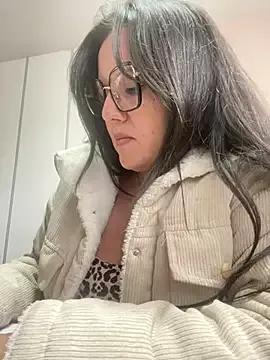 SWEETLILY18 from StripChat