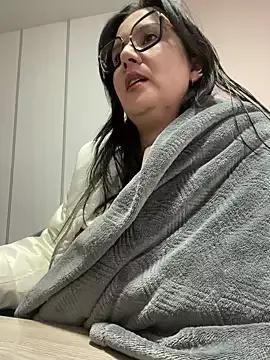 SWEETLILY18 from StripChat