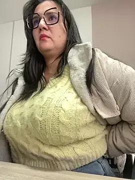 SWEETLILY18 from StripChat