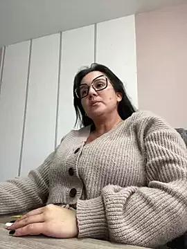 SWEETLILY18 from StripChat