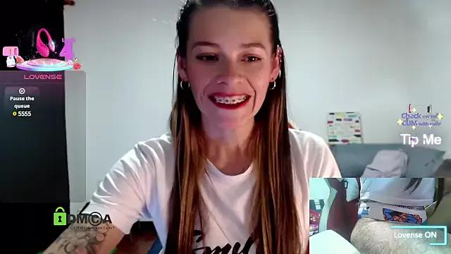 sweetlittlelisa from StripChat