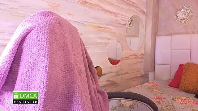 sweetlittlevenus from StripChat