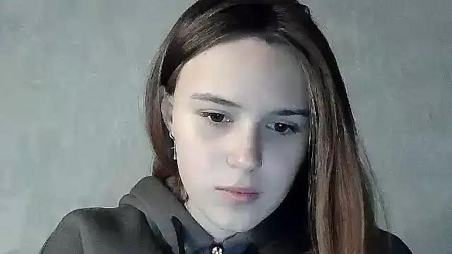 SweetLoraa from StripChat is Freechat