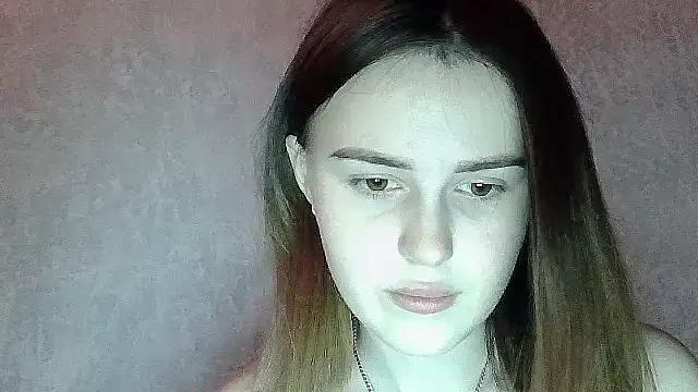 SweetLoraa on StripChat 