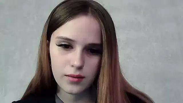 SweetLoraa from StripChat is Freechat