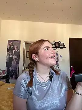 sweetluciee from StripChat is Freechat