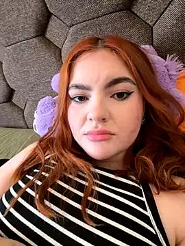 sweetluciee from StripChat is Freechat
