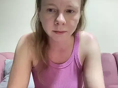 SweetLucy96 from StripChat