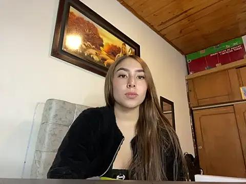 SweetMaddiee_ from StripChat