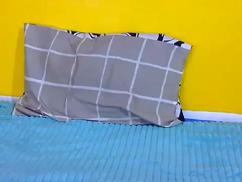 SweetMature_ from StripChat is Freechat