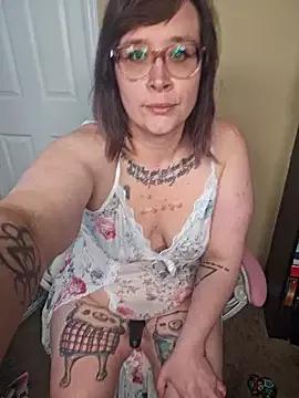 SweetNerdyMilf from StripChat