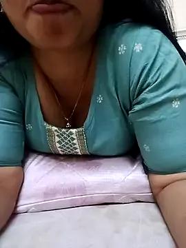 sweetpattu from StripChat is Freechat