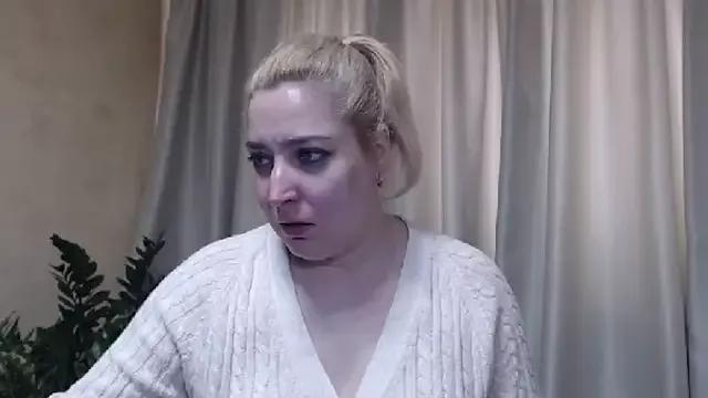 sweetpussy13 from StripChat