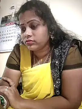 Sweetqueen143 from StripChat