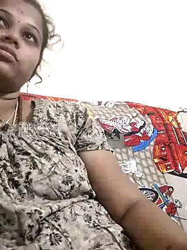 Sweetqueen143 from StripChat