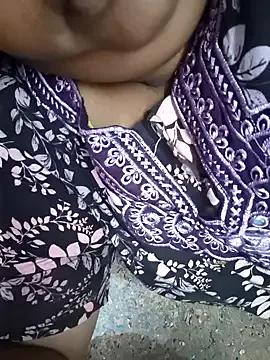 sweetrevathi from StripChat is Freechat